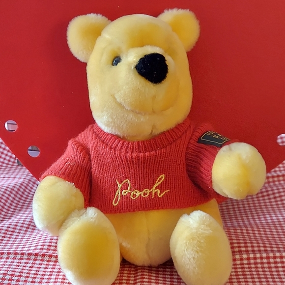 Retired Winnie the Pooh - Picture 1 of 8